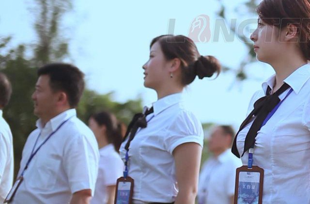 人物專題片拍攝思路，專題片拍攝報(bào)價(jià)單。