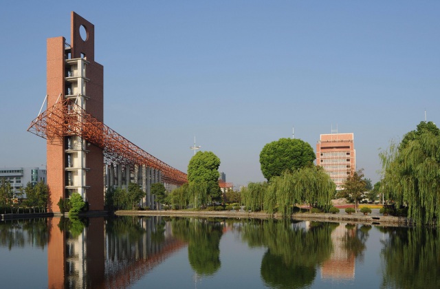 高校宣傳片怎么拍？