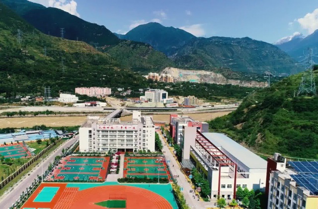 如何拍攝優(yōu)秀的大學(xué)生宣傳片視頻？如何制作特別燃的大學(xué)宣傳片？