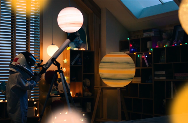 圣迪樂品牌片 《小雞蛋  大夢(mèng)想》-一枚小小的雞蛋，孵化出一幅宏偉的藍(lán)圖……圣迪樂村締造世界級(jí)蛋品行業(yè)冠軍品牌，讓圣迪樂村成為中國、世界不可或缺的品牌。